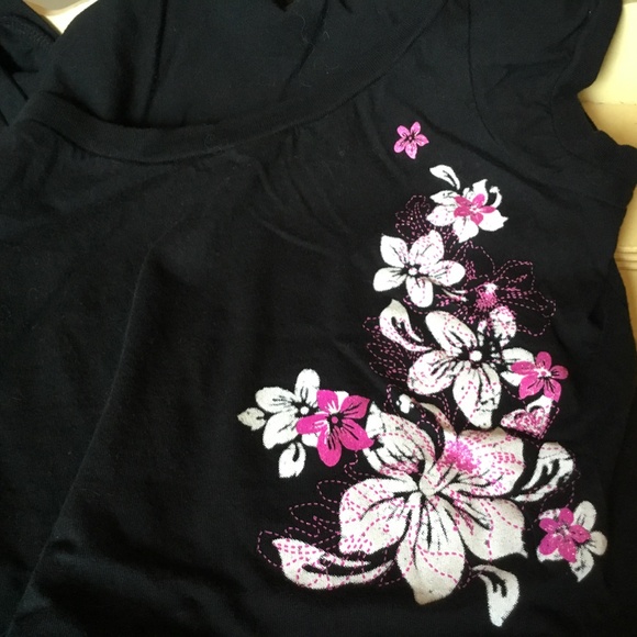 ROXY LG BLACK SCOOPED NECK SHORT SLEEVE T-SHIRT - Picture 5 of 6